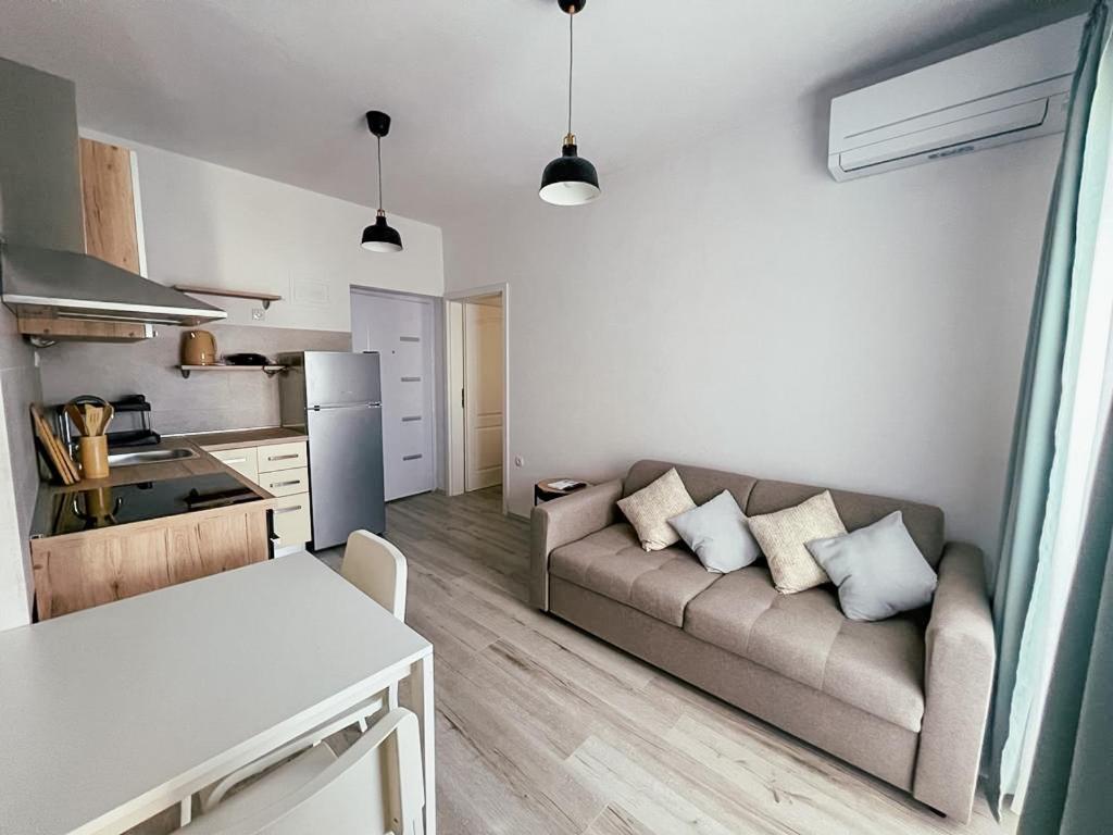 Apartments Happy Sukosan Luaran gambar